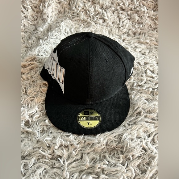 Batman New Era Hat Flat Brim 59Fifty Cap DC Comics Marvel Comics Size 7 1/4 - Picture 2 of 8